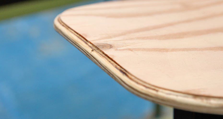 ワークショップで自分の雪板を作る