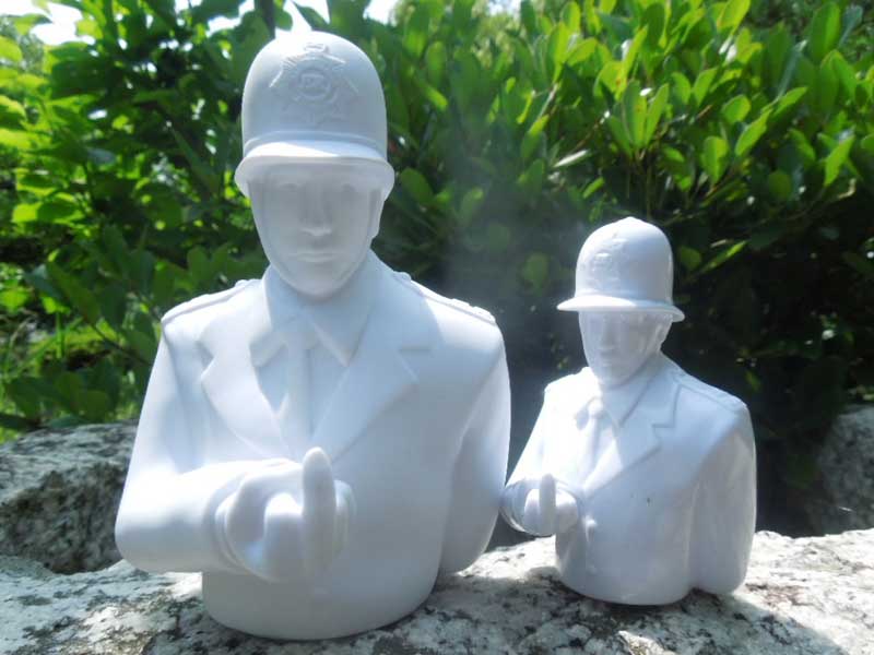 ロンドンのグラフィティーライターバンクシーのFTPなフィギュア