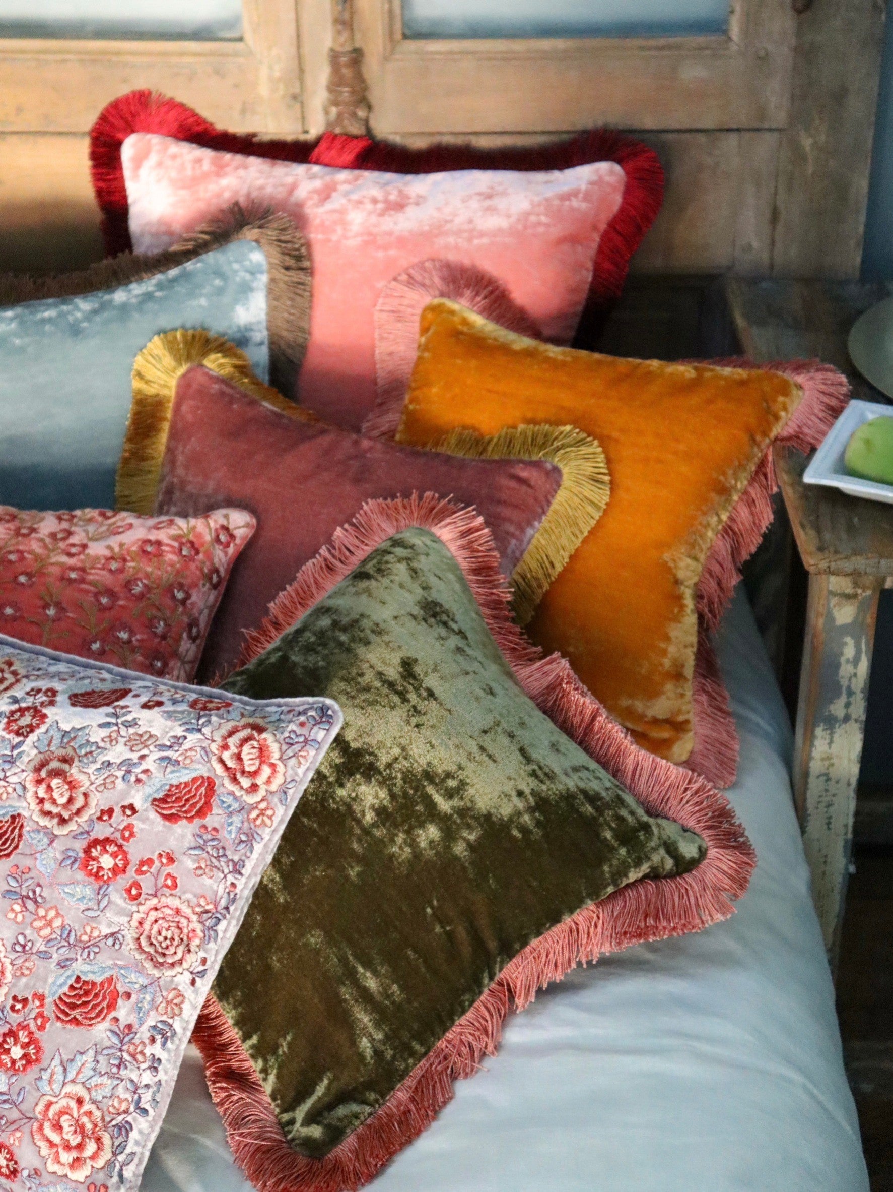 シルクベルベットのクッションカバー – ATELIER ONLINE