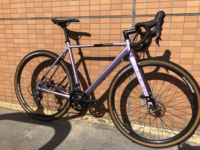 BASSO FANGO(ファンゴ) GRX400 & MARTE(マルテ) CLARIS 期間限定で展示