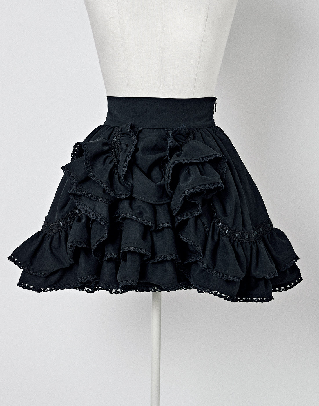 My only Doll frill skirt – AVENCHUMU （アバンチュウム）