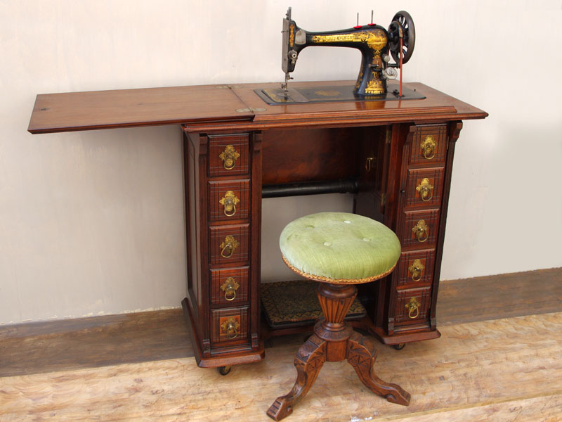 ☆レトロ!SINGER シンガー 手回しミシン 木製ケース⁄カギ付 USED品