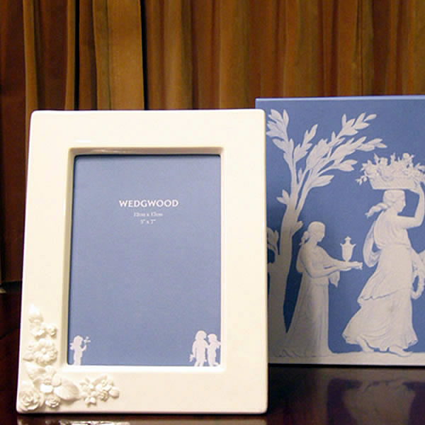 ウェッジウッド（Wedgwood）ペタル フォトフレーム 17cmx15cm 芦屋セレクト