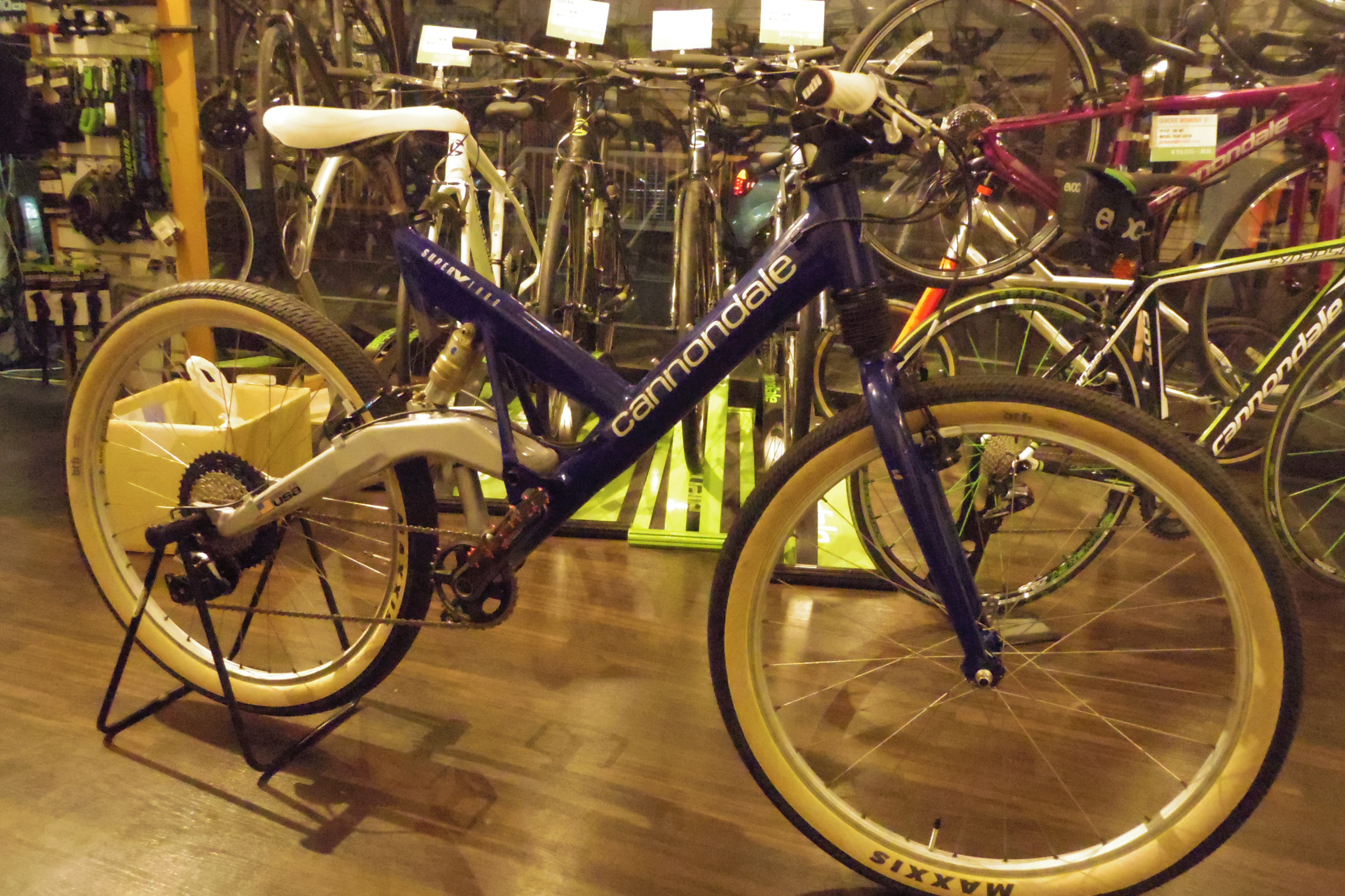 CANNONDALE super V700 キャノンデール マウンテンバイク CANNONDALE