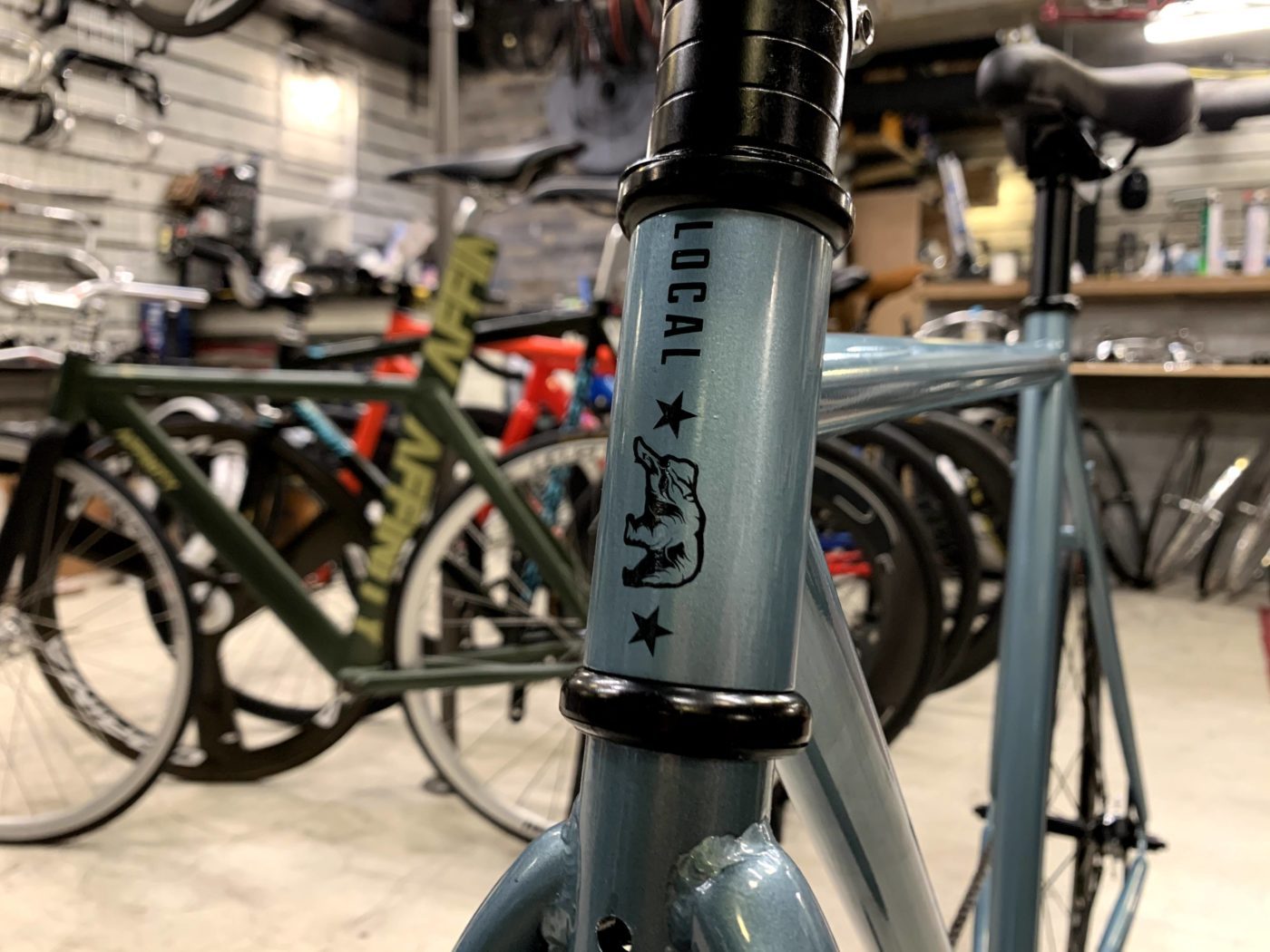 LOCAL BIKES METRO | ブローチャーズ - BROTURES ONLINE STORE