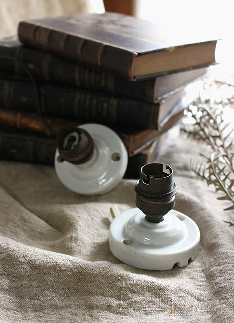 ラスト1点！天井や壁につけると素敵な陶器ソケット フランス