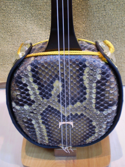 6B 名工平良昌則氏作 八重山黒木ウジラミ材 与那城型三線 6B 名工平良