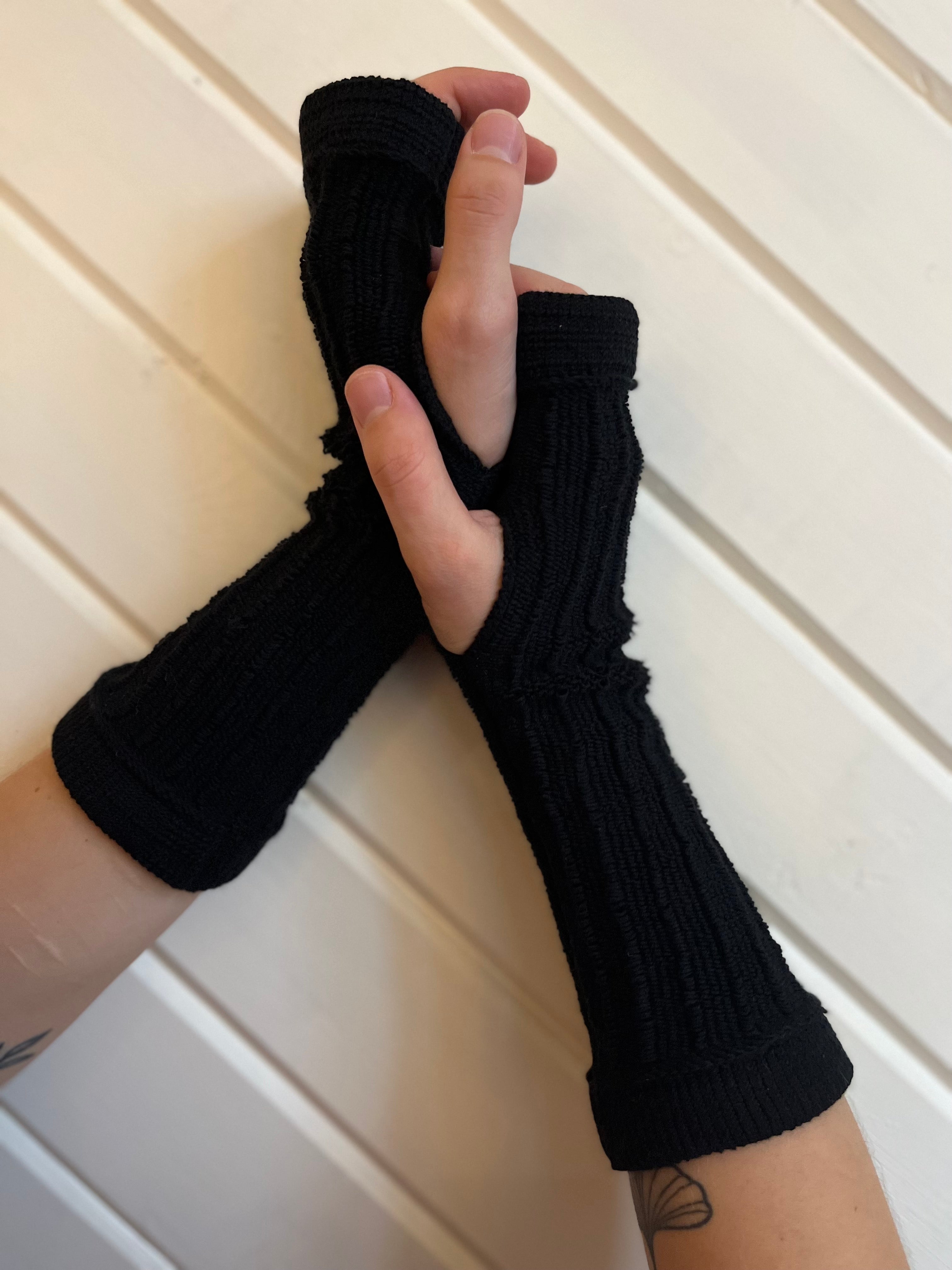 TEXTURED ARM WARMERS - BLACK ~ ELLS