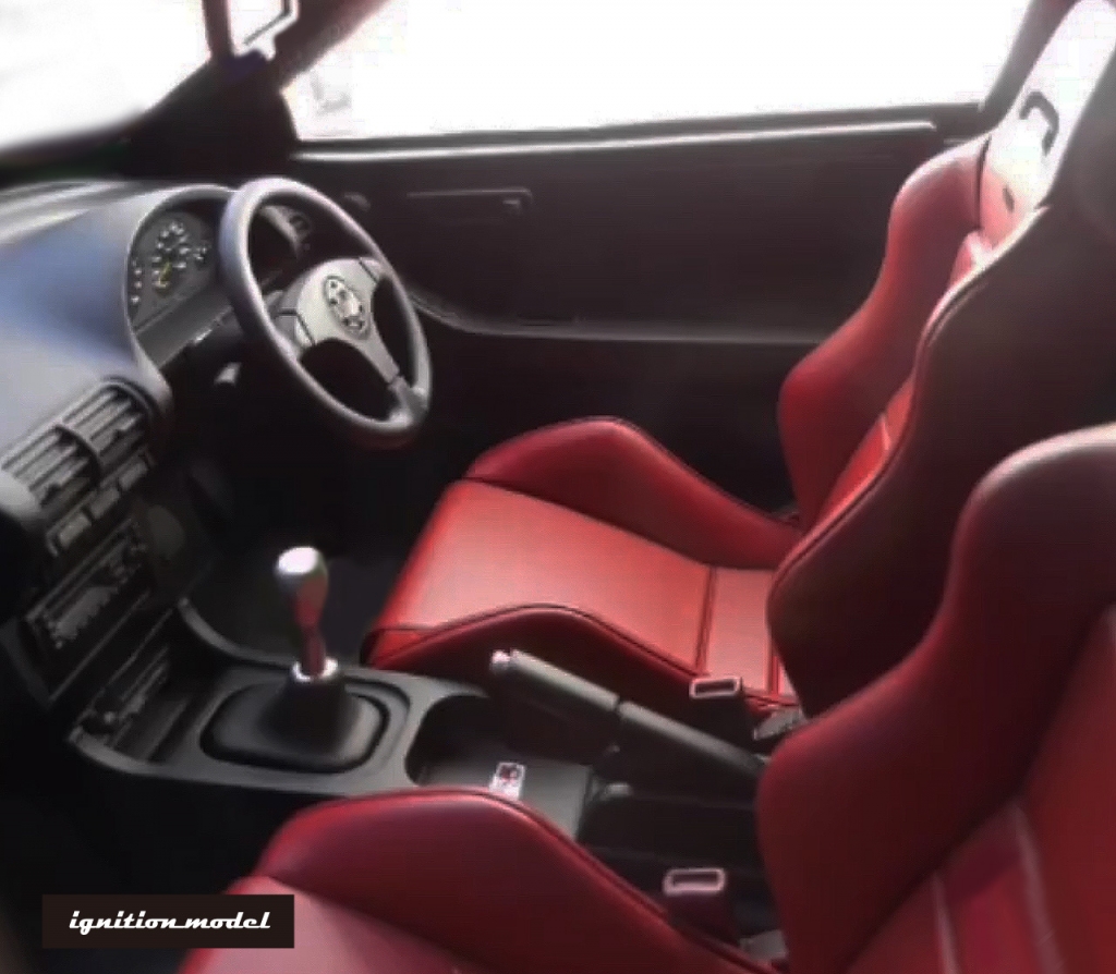 明日！！1/18スケール エンジン付 WEB限定「インテグラ(DC2) タイプR