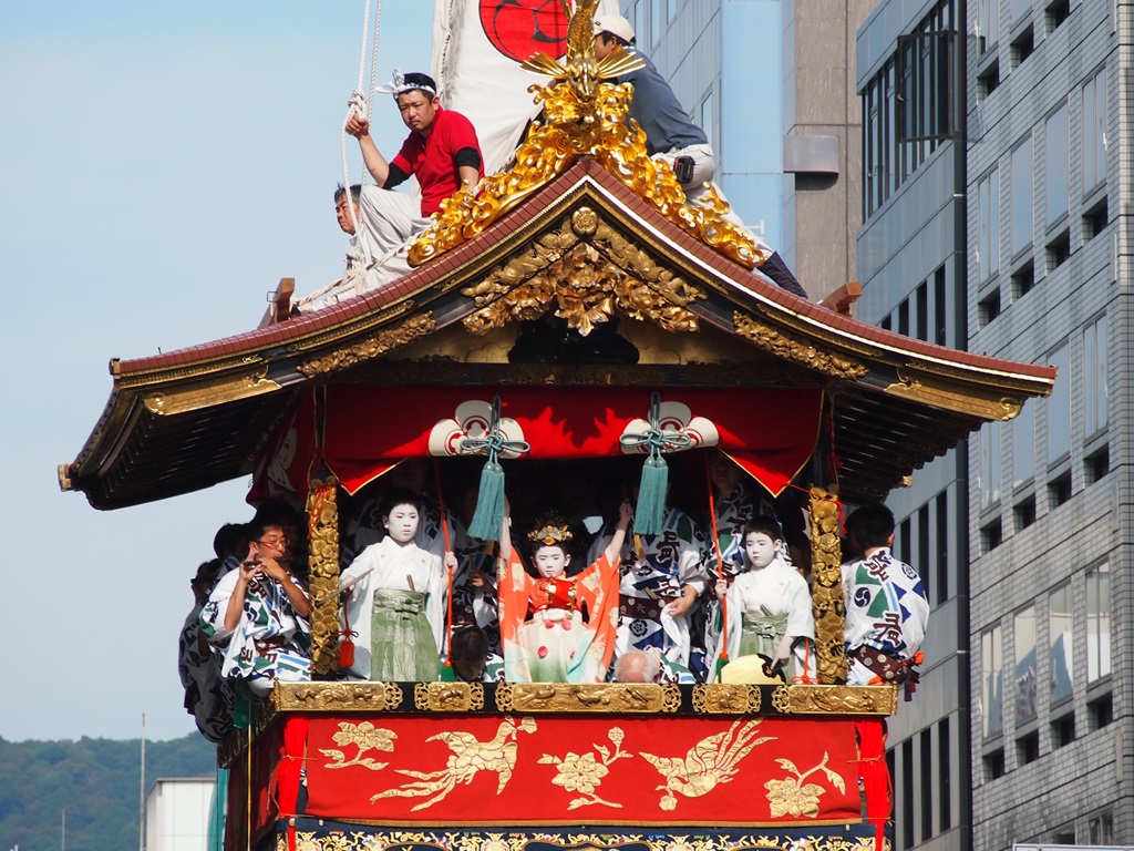 祇園祭 長刀鉾の曳初め | 京都旅屋