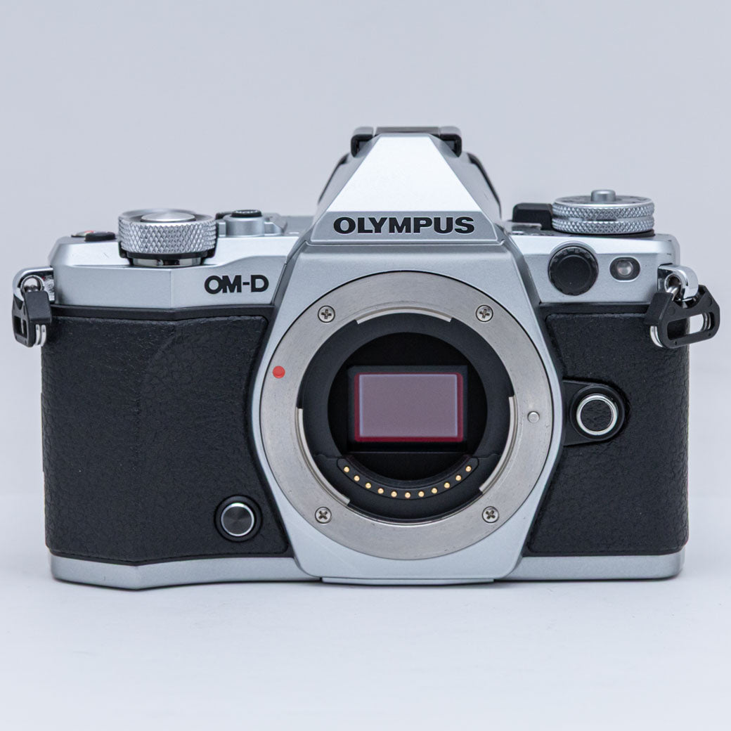 OLYMPUS OM-D E-M5 Mark II シルバー – ねりま中古カメラきつね堂