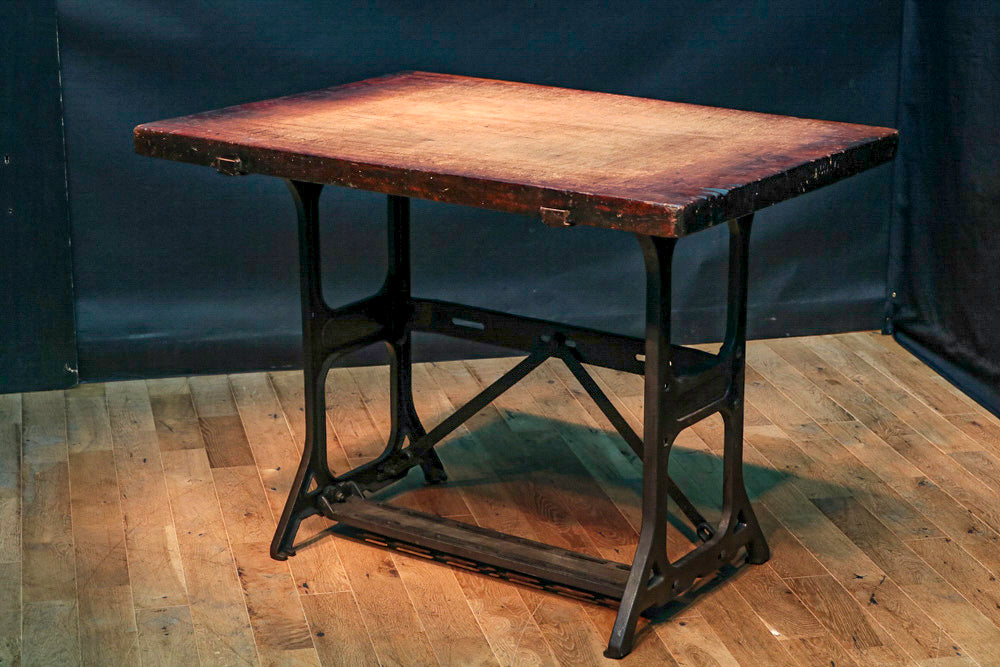 頑丈な鉄脚を味わいある天板と組み合わせた創作テーブル Ba7799 – 古福