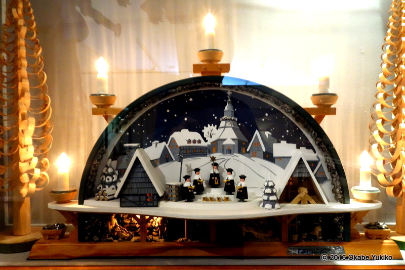 クリスマスを彩るエルツ山地の木工品 Männelwecken - Advent im