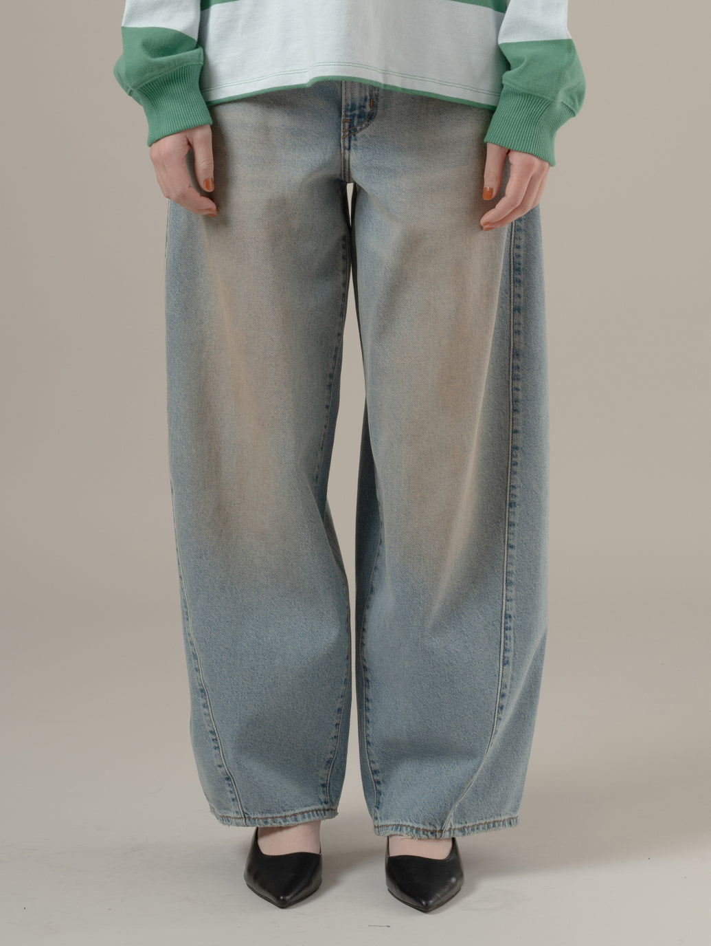 SUPER BAGGY バレルジーンズ ライトインディゴ – リーバイス®公式