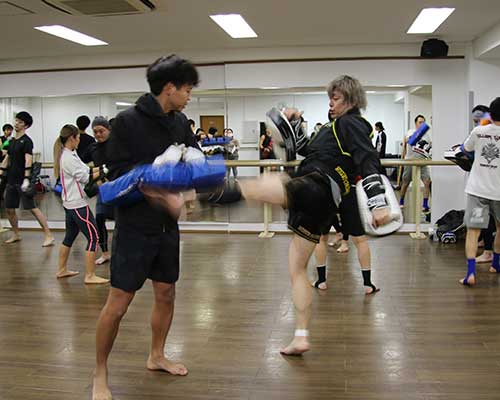 キックボクシング│笹塚で新空手・キック・ボクシングができる「RMC