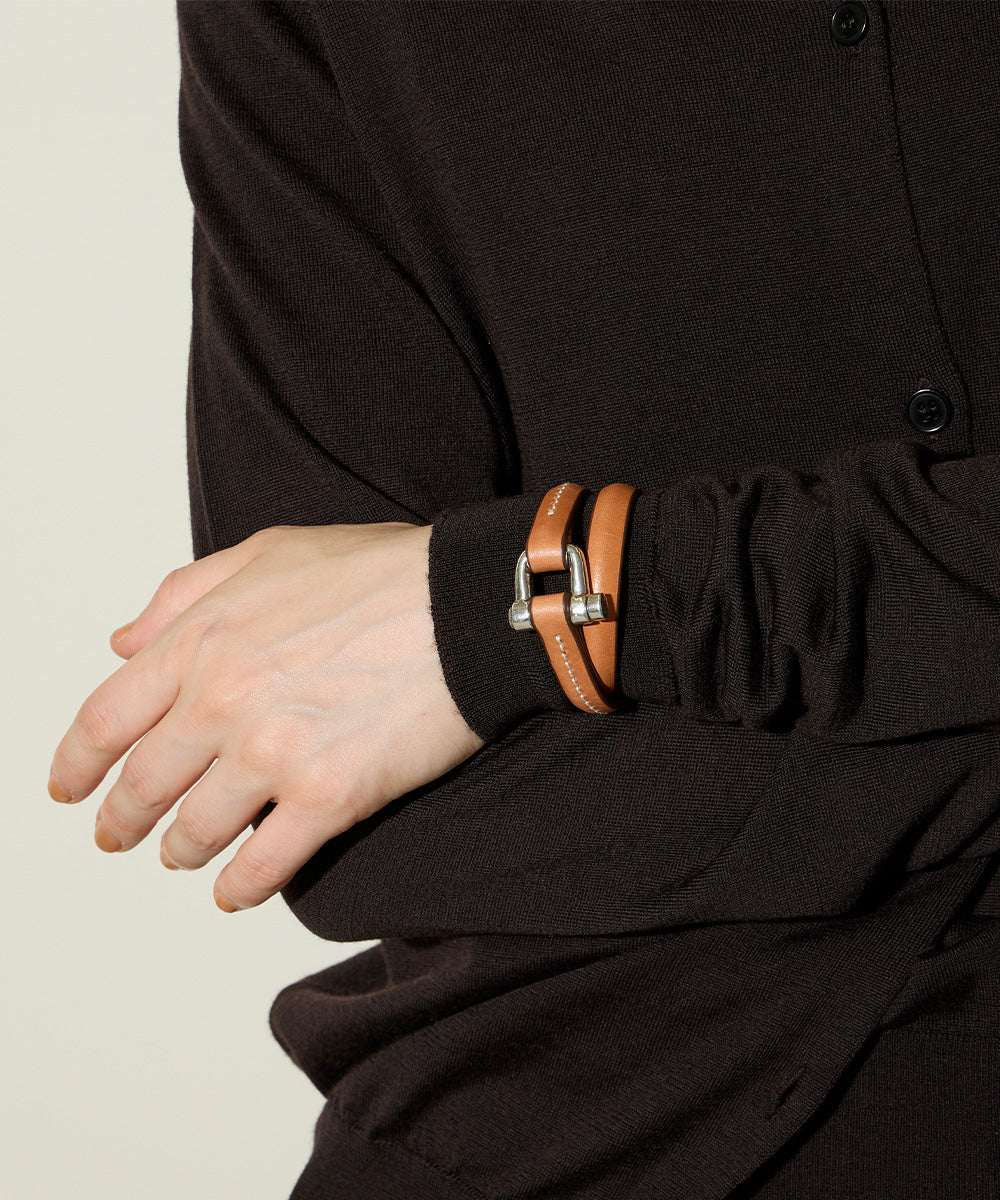 CXC | Small Buckle x Leather 2連 ブレスレット - アマンオンライン