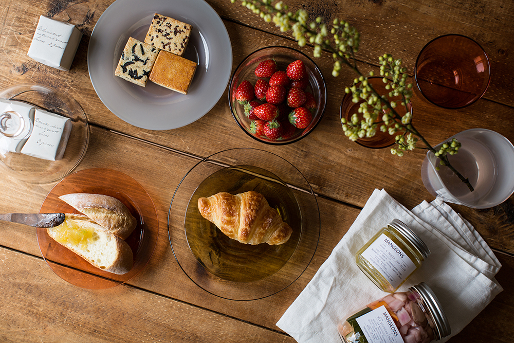 黒川登紀子さんのガラス器 ＝ 手のひらから生まれるもの より