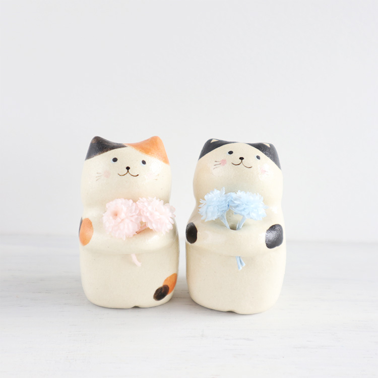 まん丸ギャラリー］陶器の猫の置物セット｜ドライフラワー付き（三毛猫
