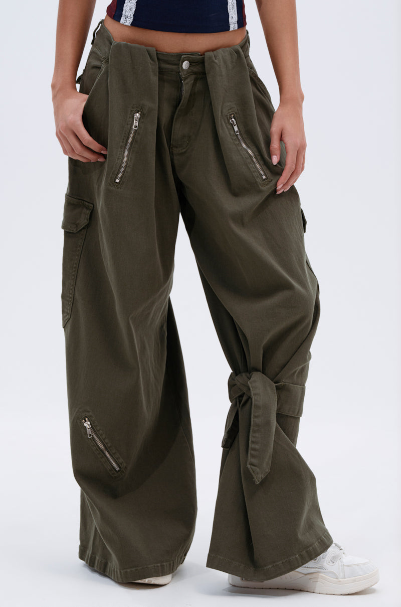 COOL GIRL ERA TROUSER – AKIRA