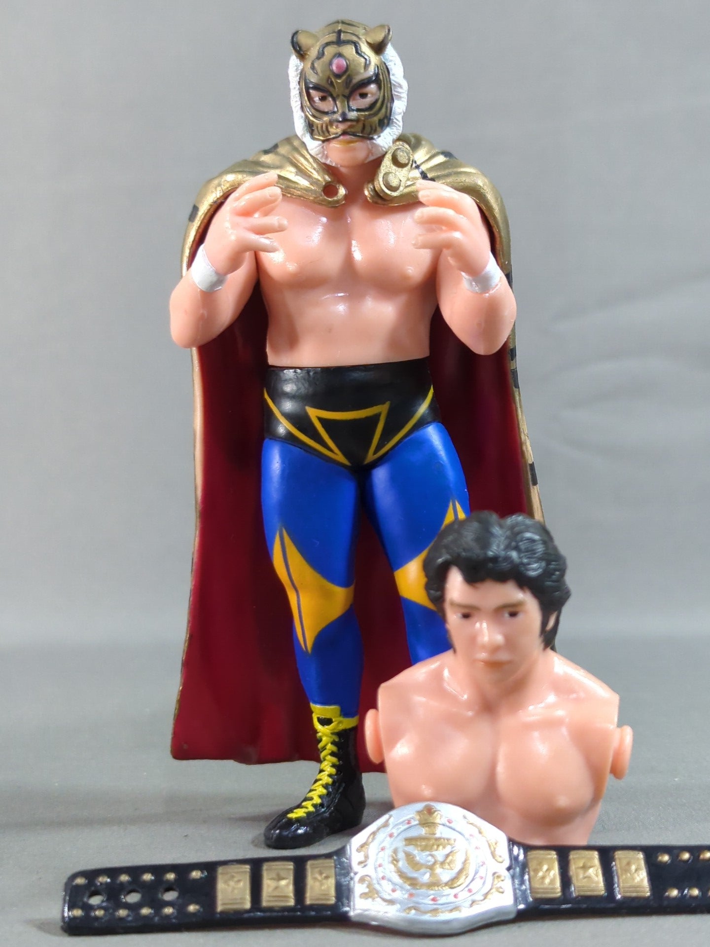 初代タイガーマスクDX マスク2個付き 未開封 初代タイガーマスクDX