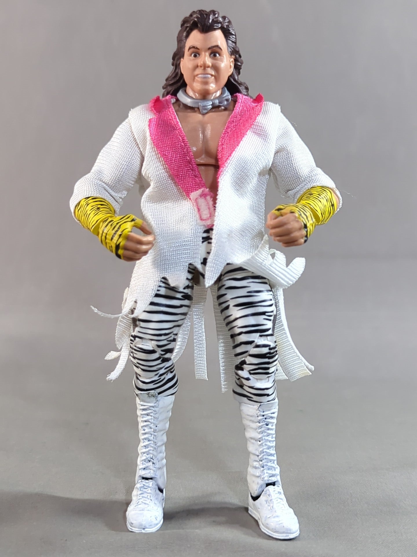 ブルータス・ビーフケーキ(白ガウン) – 闘道館