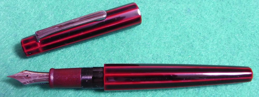 中屋万年筆の 「十角軸 赤溜」 が届く: 細字万年筆にこだわる