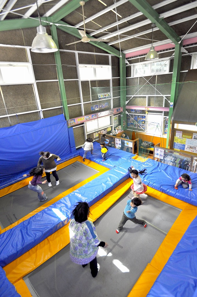 トランポリン – KIDS FASHION & CAFE トランぽりん オフィシャルサイト