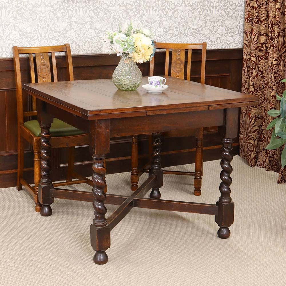 存在感たっぷりのツイストレッグが目を引く♪ ドローリーフテーブル