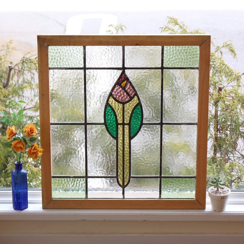 花咲くドロップ型のモチーフ♪ 英国アンティークのステンドグラス VC85