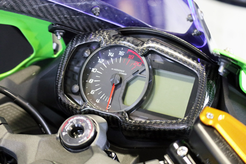 Ninja ZX-25R (2020-) メーターカバー --
