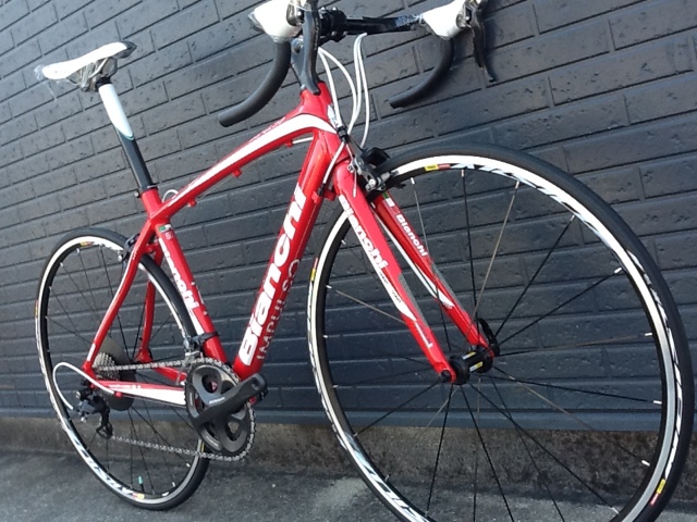 初心者向けのBianchi フルカーボンロードバイクVERTIGO Tiagraのご紹介