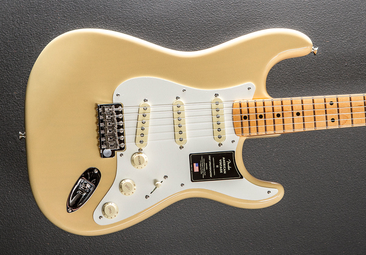 American Vintage II 1957 Stratocaster - Vintage Blonde – Dave's