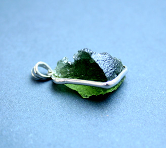 モルダバイト（鑑別書付き）7～7.5mm｜天然石・パワーストーン