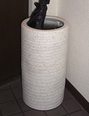 信楽焼 トライアングル傘立て（S）｜傘立て専門店の傘立て.net