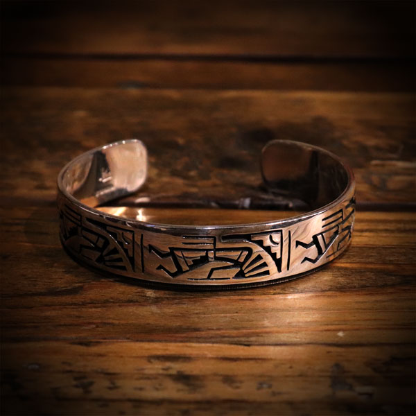 Clifton Mowa クリフトン モワ プレイヤー ココペリ オーバーレイ バングル