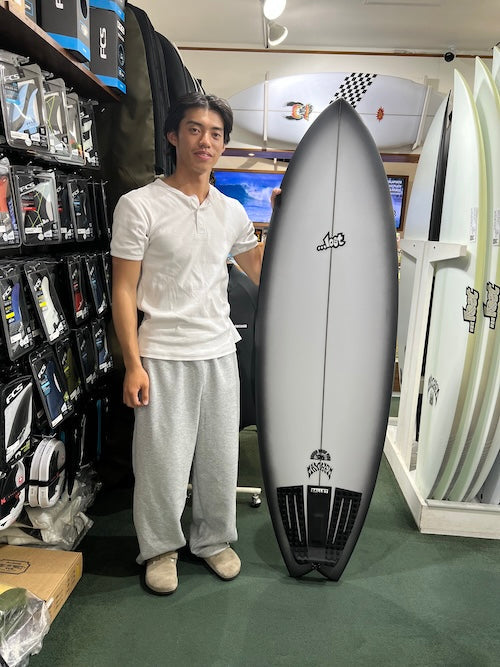 皆様！ご来店にて沢山の新品『LOSTサーフボード』Polyester Made in