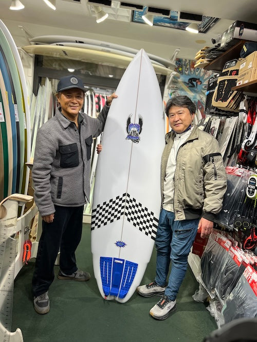 皆様！ご来店にて沢山の 新品『LOSTサーフボード』Polyester Made in