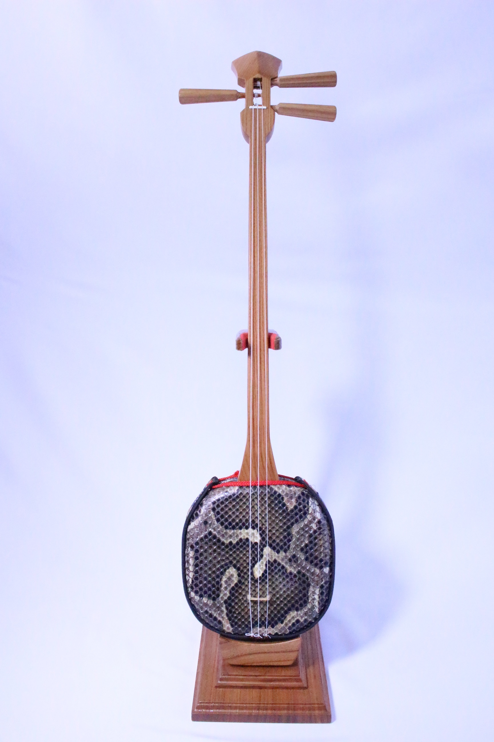 ◇銘木シリーズ◇欅三線【8点セット付き】 三線・木工品の販売｜宮古