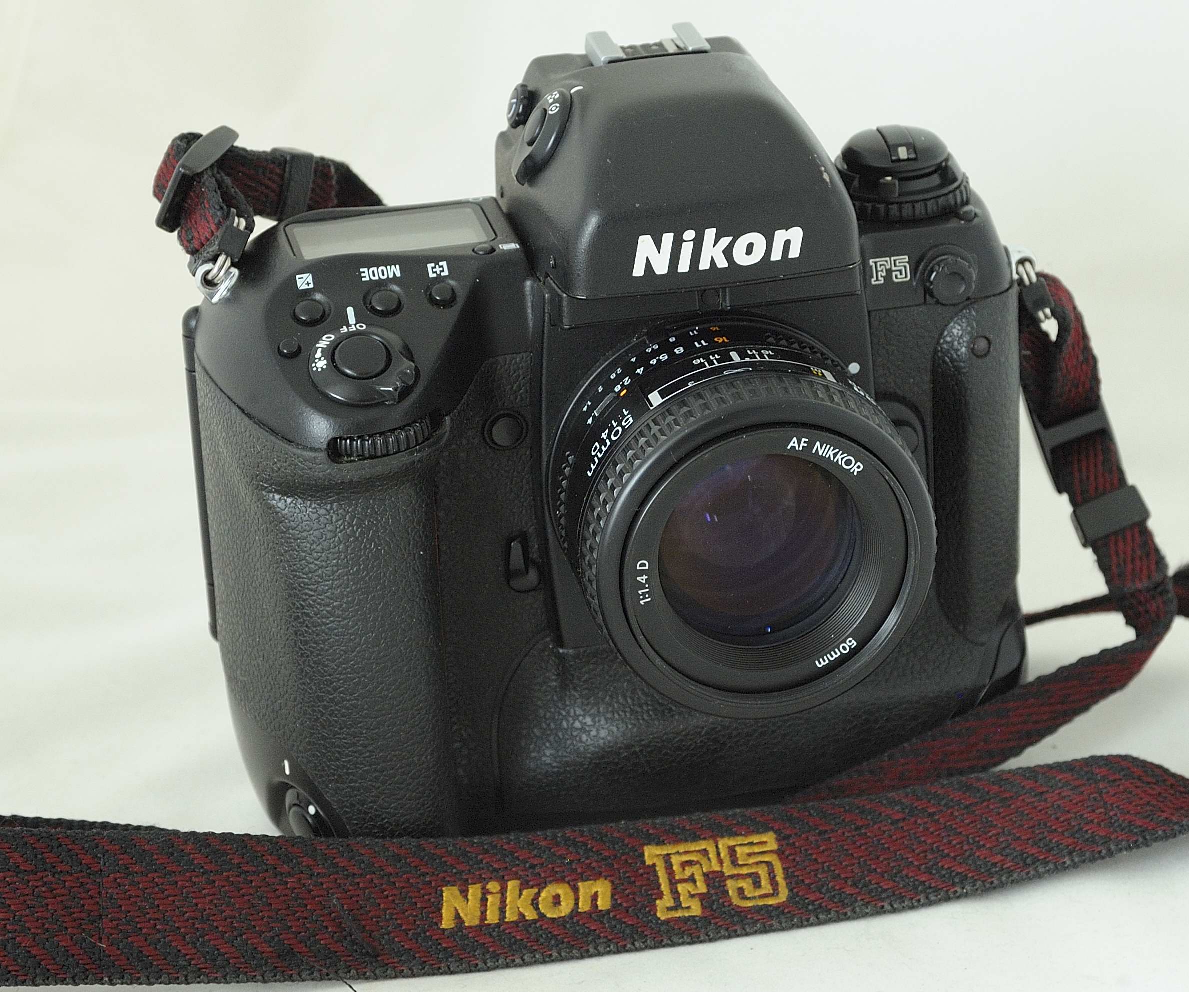 nikonF5aa.jpg