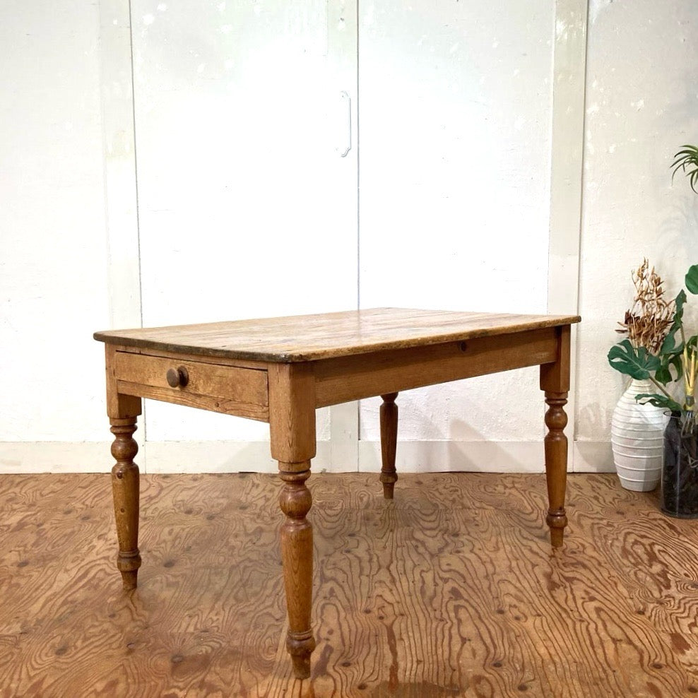 英国アンティーク オールドパイン ダイニングテーブル 作業台 小さめ