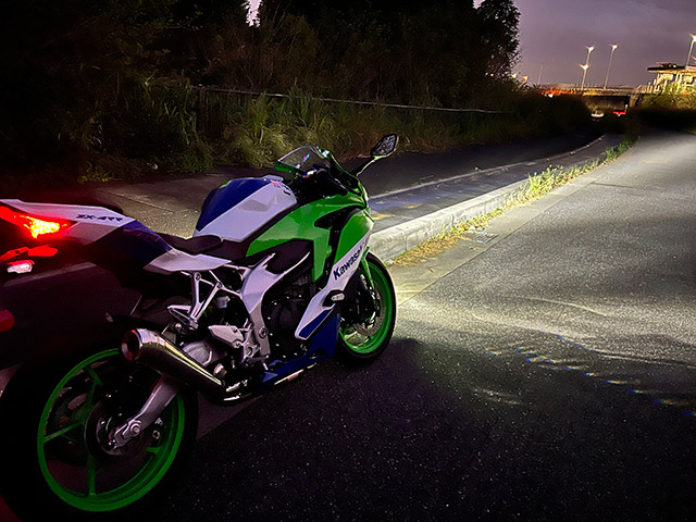 ZX-4R/RR POWERBOX | 忠さんが陣頭指揮をとってマフラーを開発していく