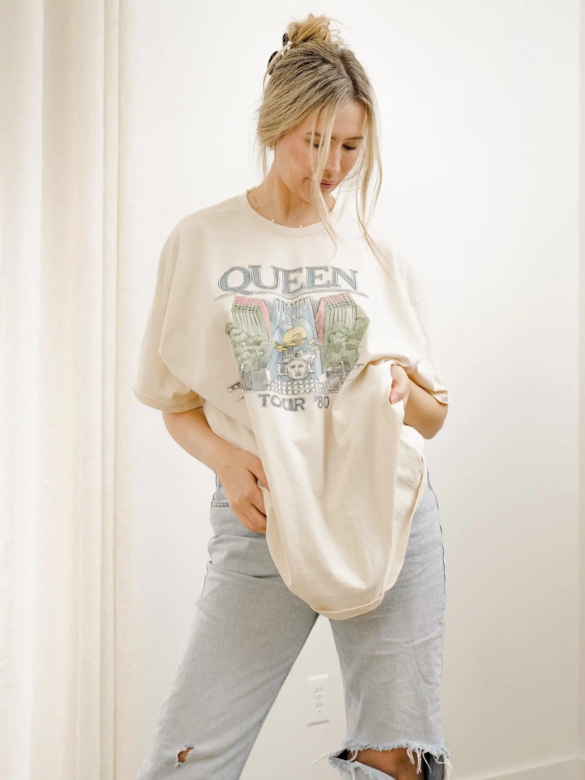 Queen 1980 Tour Thrifted Graphic Tee – Zen + Zeus Clothing Co.