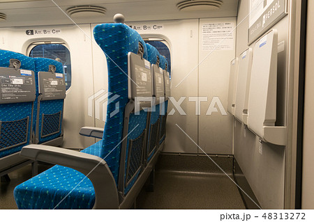 東海道山陽新幹線N700Aの普通車座席、シートレイアウトの写真素材