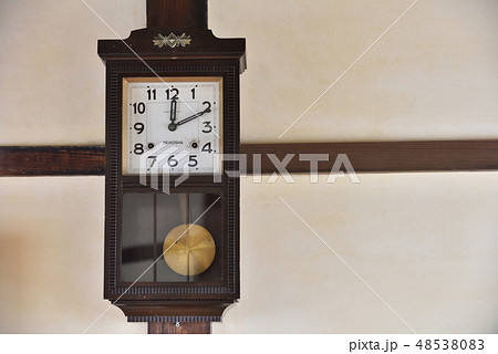昭和の懐かしい生活用品 柱時計の写真素材 [48538083] - PIXTA