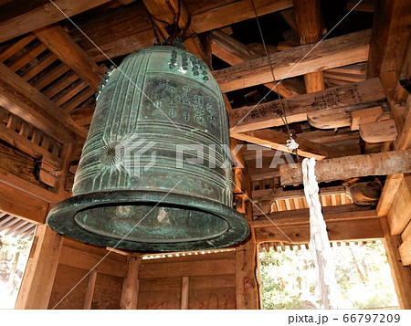 釣鐘の写真素材 [66797209] - PIXTA