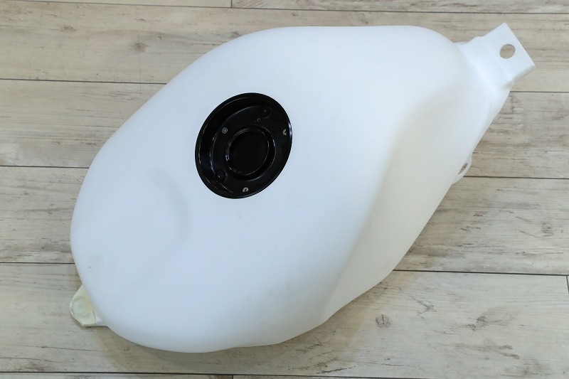 TYGA PERFORMANCE製 GRP フューエルタンク 【 MC28 】未塗装