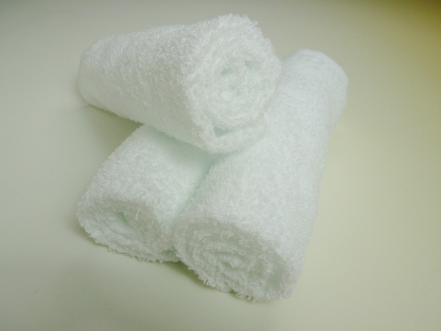 日本製♪ほぼ正方形！ふんわりやわらか♪織柄なしのシンプル純白