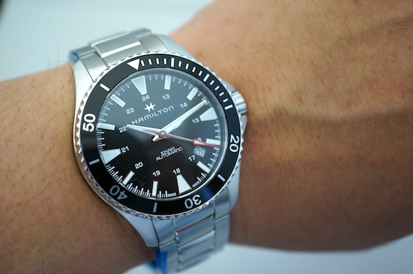 H82335131 安心なカーキネイビースキューバ オート ブレス 国内正規品