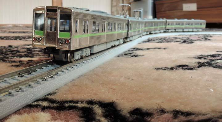 エンドウの「都営地下鉄10－000形」が入線する: 光山市交通局の