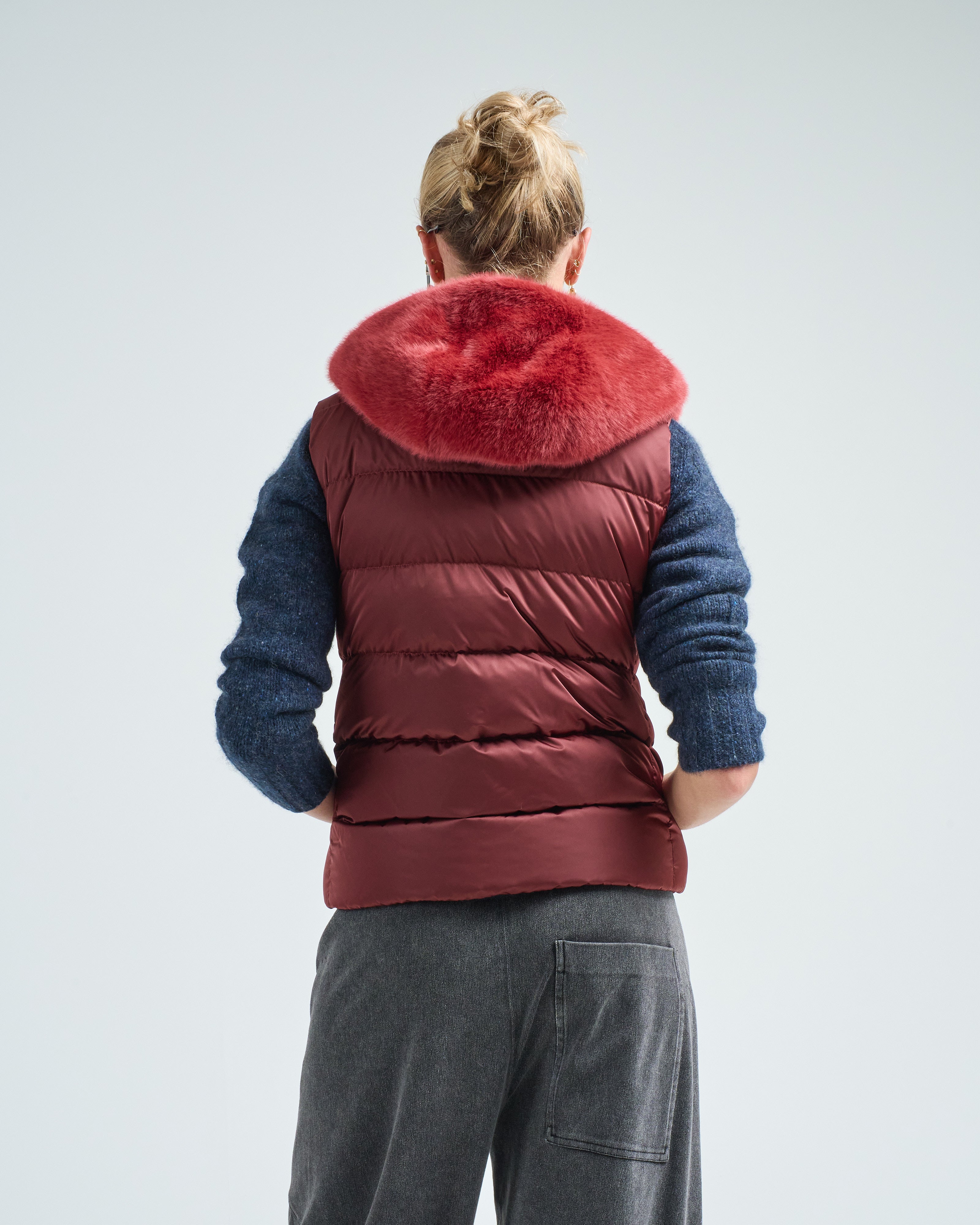 Herno Satin Vest W/ Detachable Faux Fur Hood 6705 Bordeaux